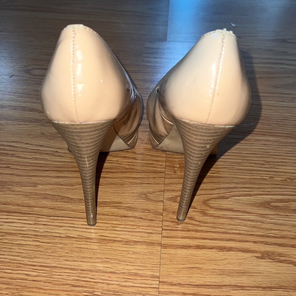 Biege Pumps - Picture 3 of 3
